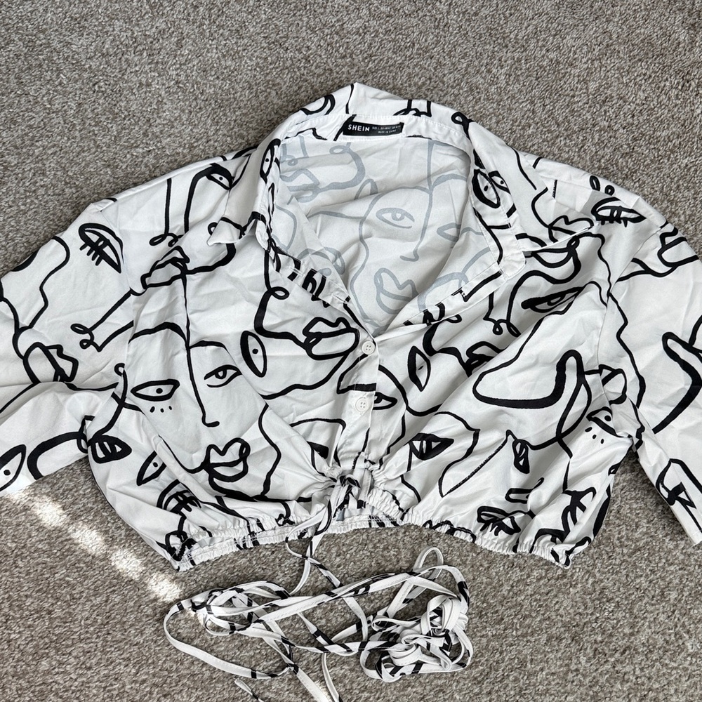 Black and White Abstract Face Print Top